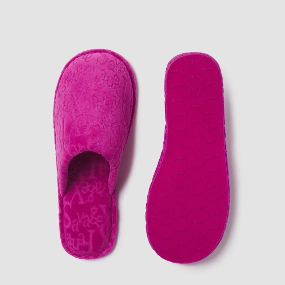 🚨SOLD🚨 Savage x Fenty Women's Signature Script Velour Slippers Pink Purple NWT